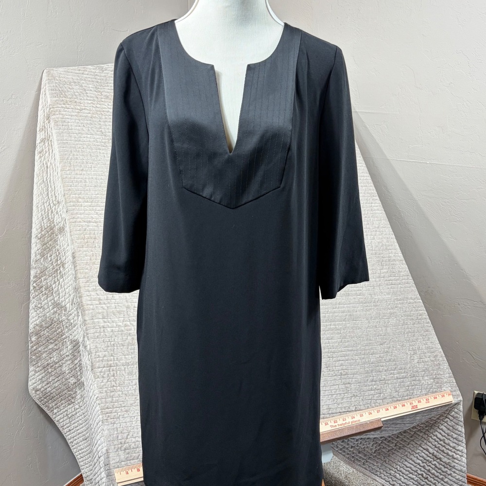 Trina Turk Black Shift Dress Size 6 Notched V-Neck Satin Bib 3/4 Sleeve Pockets